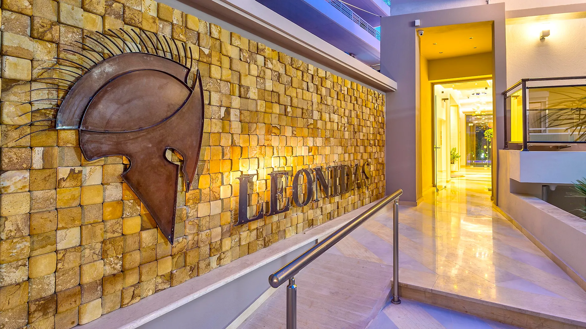 Leonidas Hotel & Apartments Rethymno  3*, Rethymno (Crete)